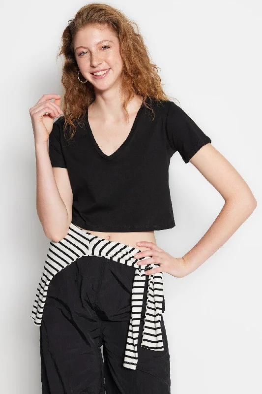 Black 100% Cotton Crop V-Neck Knitted T-Shirt TWOSS22TS0551-- Modern Contemporary Chic Black 100% Cotton Crop V-Neck Knitted T-Shirt TWOSS22TS0551-- Modern Contemporary Chic