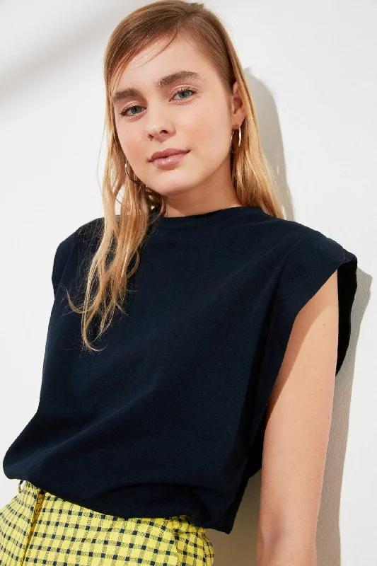 Navy Blue 100% Cotton Padded Basic Crew Neck Knitted T-Shirt TWOSS20TS0021-- Welt Pockets Slit Pockets Navy Blue 100% Cotton Padded Basic Crew Neck Knitted T-Shirt TWOSS20TS0021-- Welt Pockets Slit Pockets