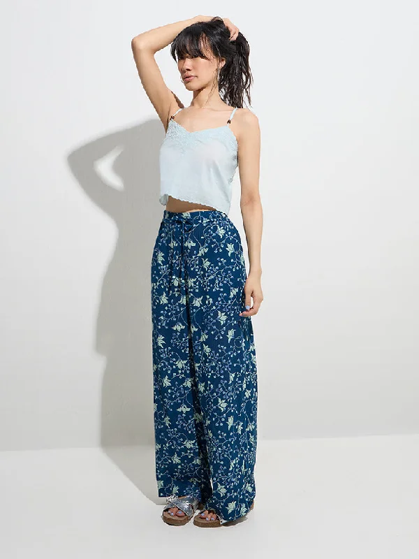 Bombay Paisley Indigo Floral Design High-Rise Pants Modern Skinny Pants