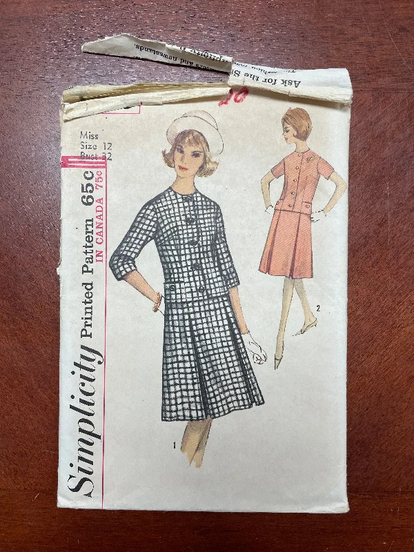 1960's Simplicity 5270 Sewing Pattern - Skirt and Jacket Top FACTORY FOLDED Zip Front Button Front Snap Front 1960's Simplicity 5270 Sewing Pattern - Skirt and Jacket Top FACTORY FOLDED Zip Front Button Front Snap Front