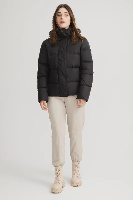 FOSFO SHORT - Women's down puffer jacket - AK10051 Front Pockets Side Pockets Patch Pockets FOSFO SHORT - Women's down puffer jacket - AK10051 Front Pockets Side Pockets Patch Pockets
